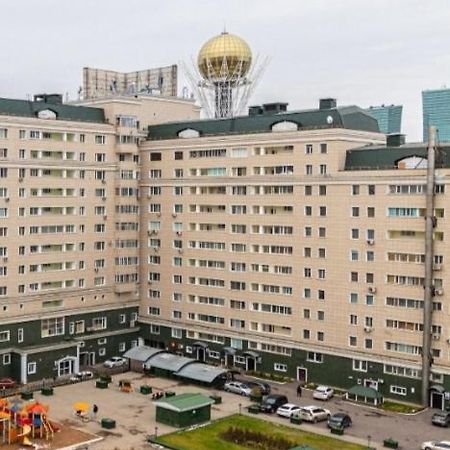 25 Вид На Байтерек Для 1-4 Человек С Кроватью И Раскладным Диваном Astana Exterior foto